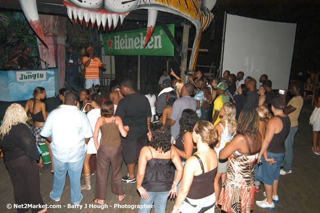 Munga & Wayne Marshall - Live in Concert @ The Jungle, Presented by The Jungle, Kraft-E, and Heineken - Friday, April 27, 2007 - The Jungle, Norman Manley Boulevard, Negril, Westmoreland, Jamaica W.I. - Negril Travel Guide, Negril Jamaica WI - http://www.negriltravelguide.com - info@negriltravelguide.com...!