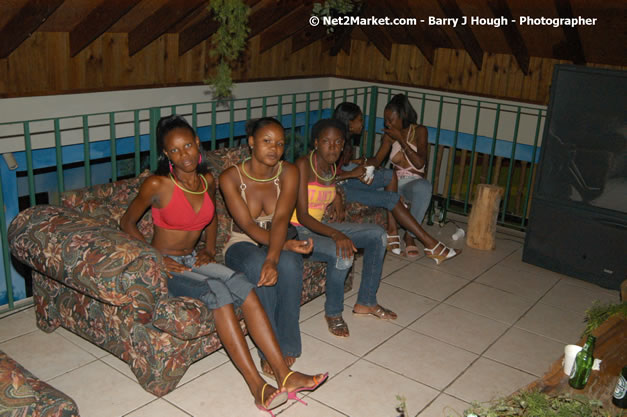 Munga & Wayne Marshall - Live in Concert @ The Jungle, Presented by The Jungle, Kraft-E, and Heineken - Friday, April 27, 2007 - The Jungle, Norman Manley Boulevard, Negril, Westmoreland, Jamaica W.I. - Negril Travel Guide, Negril Jamaica WI - http://www.negriltravelguide.com - info@negriltravelguide.com...!