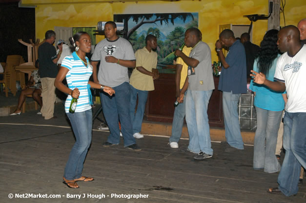 Munga & Wayne Marshall - Live in Concert @ The Jungle, Presented by The Jungle, Kraft-E, and Heineken - Friday, April 27, 2007 - The Jungle, Norman Manley Boulevard, Negril, Westmoreland, Jamaica W.I. - Negril Travel Guide, Negril Jamaica WI - http://www.negriltravelguide.com - info@negriltravelguide.com...!