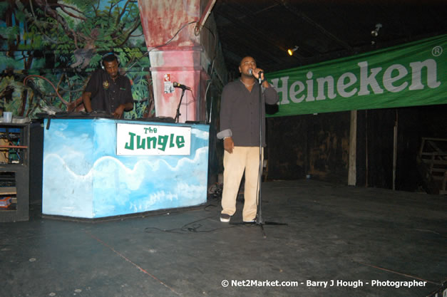 Munga & Wayne Marshall - Live in Concert @ The Jungle, Presented by The Jungle, Kraft-E, and Heineken - Friday, April 27, 2007 - The Jungle, Norman Manley Boulevard, Negril, Westmoreland, Jamaica W.I. - Negril Travel Guide, Negril Jamaica WI - http://www.negriltravelguide.com - info@negriltravelguide.com...!