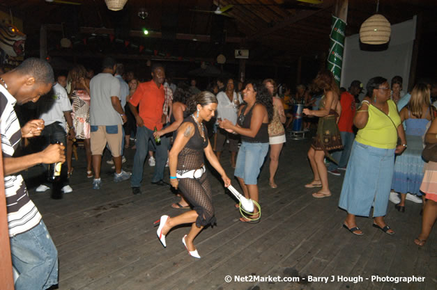 Munga & Wayne Marshall - Live in Concert @ The Jungle, Presented by The Jungle, Kraft-E, and Heineken - Friday, April 27, 2007 - The Jungle, Norman Manley Boulevard, Negril, Westmoreland, Jamaica W.I. - Negril Travel Guide, Negril Jamaica WI - http://www.negriltravelguide.com - info@negriltravelguide.com...!
