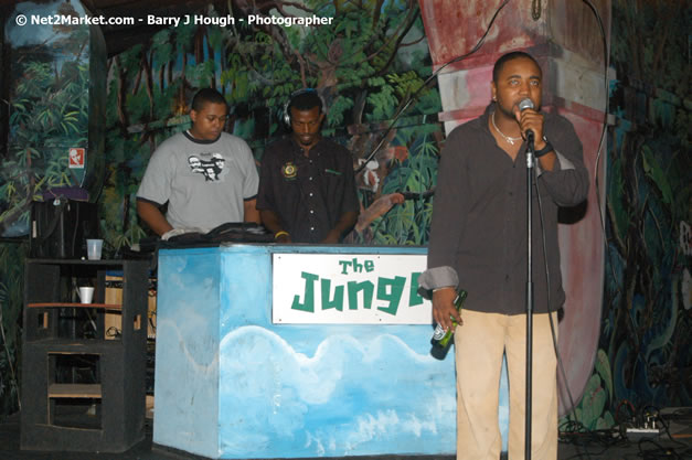 Munga & Wayne Marshall - Live in Concert @ The Jungle, Presented by The Jungle, Kraft-E, and Heineken - Friday, April 27, 2007 - The Jungle, Norman Manley Boulevard, Negril, Westmoreland, Jamaica W.I. - Negril Travel Guide, Negril Jamaica WI - http://www.negriltravelguide.com - info@negriltravelguide.com...!