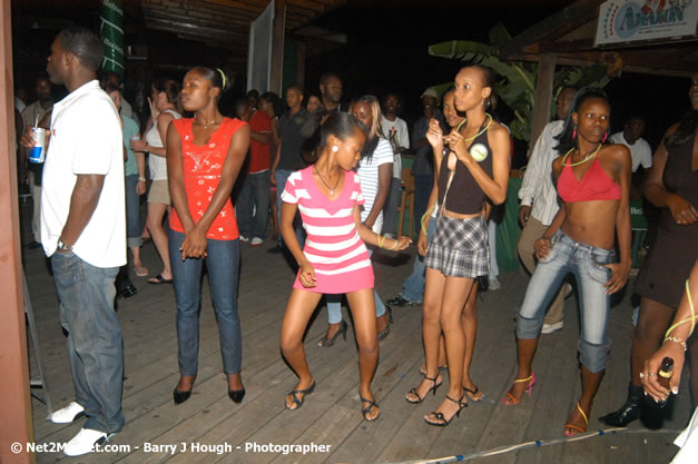 Munga & Wayne Marshall - Live in Concert @ The Jungle, Presented by The Jungle, Kraft-E, and Heineken - Friday, April 27, 2007 - The Jungle, Norman Manley Boulevard, Negril, Westmoreland, Jamaica W.I. - Negril Travel Guide, Negril Jamaica WI - http://www.negriltravelguide.com - info@negriltravelguide.com...!