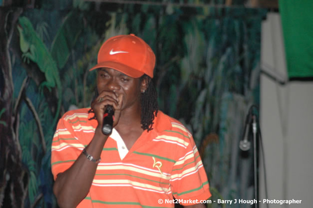 Munga & Wayne Marshall - Live in Concert @ The Jungle, Presented by The Jungle, Kraft-E, and Heineken - Friday, April 27, 2007 - The Jungle, Norman Manley Boulevard, Negril, Westmoreland, Jamaica W.I. - Negril Travel Guide, Negril Jamaica WI - http://www.negriltravelguide.com - info@negriltravelguide.com...!