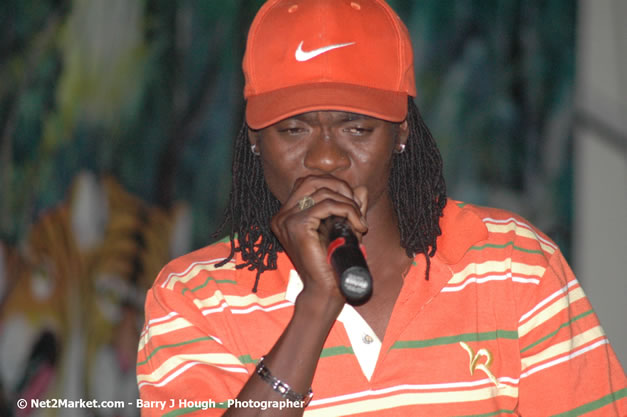 Munga & Wayne Marshall - Live in Concert @ The Jungle, Presented by The Jungle, Kraft-E, and Heineken - Friday, April 27, 2007 - The Jungle, Norman Manley Boulevard, Negril, Westmoreland, Jamaica W.I. - Negril Travel Guide, Negril Jamaica WI - http://www.negriltravelguide.com - info@negriltravelguide.com...!
