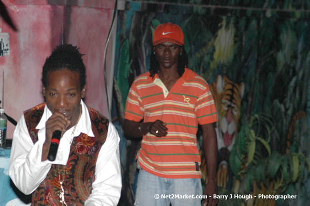 Munga & Wayne Marshall - Live in Concert @ The Jungle, Presented by The Jungle, Kraft-E, and Heineken - Friday, April 27, 2007 - The Jungle, Norman Manley Boulevard, Negril, Westmoreland, Jamaica W.I. - Negril Travel Guide, Negril Jamaica WI - http://www.negriltravelguide.com - info@negriltravelguide.com...!