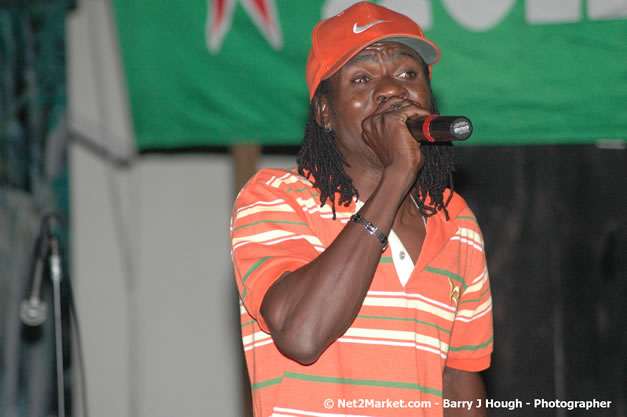 Munga & Wayne Marshall - Live in Concert @ The Jungle, Presented by The Jungle, Kraft-E, and Heineken - Friday, April 27, 2007 - The Jungle, Norman Manley Boulevard, Negril, Westmoreland, Jamaica W.I. - Negril Travel Guide, Negril Jamaica WI - http://www.negriltravelguide.com - info@negriltravelguide.com...!
