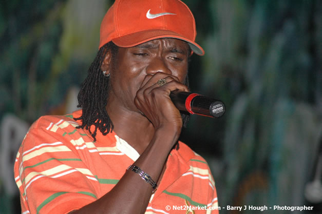 Munga & Wayne Marshall - Live in Concert @ The Jungle, Presented by The Jungle, Kraft-E, and Heineken - Friday, April 27, 2007 - The Jungle, Norman Manley Boulevard, Negril, Westmoreland, Jamaica W.I. - Negril Travel Guide, Negril Jamaica WI - http://www.negriltravelguide.com - info@negriltravelguide.com...!
