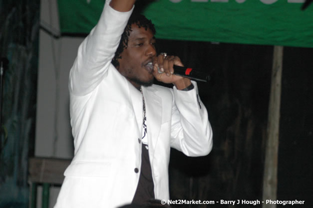 Munga & Wayne Marshall - Live in Concert @ The Jungle, Presented by The Jungle, Kraft-E, and Heineken - Friday, April 27, 2007 - The Jungle, Norman Manley Boulevard, Negril, Westmoreland, Jamaica W.I. - Negril Travel Guide, Negril Jamaica WI - http://www.negriltravelguide.com - info@negriltravelguide.com...!