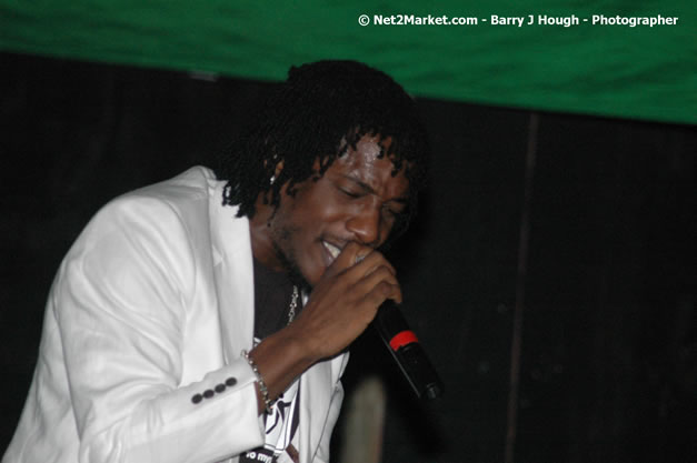Munga & Wayne Marshall - Live in Concert @ The Jungle, Presented by The Jungle, Kraft-E, and Heineken - Friday, April 27, 2007 - The Jungle, Norman Manley Boulevard, Negril, Westmoreland, Jamaica W.I. - Negril Travel Guide, Negril Jamaica WI - http://www.negriltravelguide.com - info@negriltravelguide.com...!