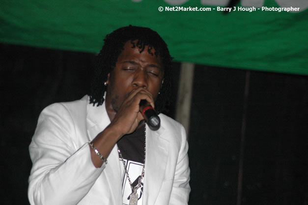 Munga & Wayne Marshall - Live in Concert @ The Jungle, Presented by The Jungle, Kraft-E, and Heineken - Friday, April 27, 2007 - The Jungle, Norman Manley Boulevard, Negril, Westmoreland, Jamaica W.I. - Negril Travel Guide, Negril Jamaica WI - http://www.negriltravelguide.com - info@negriltravelguide.com...!