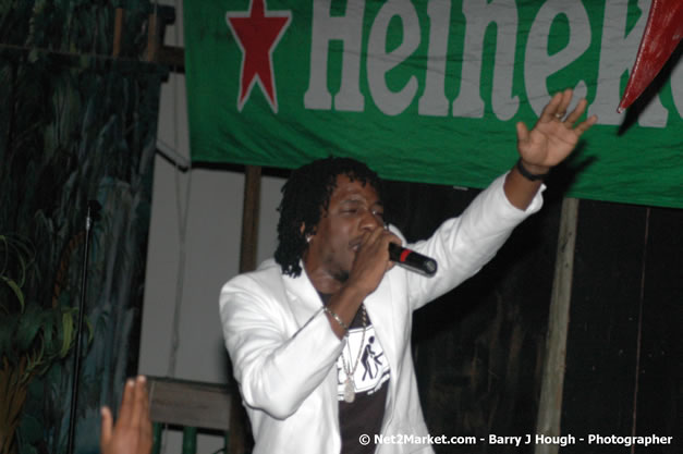 Munga & Wayne Marshall - Live in Concert @ The Jungle, Presented by The Jungle, Kraft-E, and Heineken - Friday, April 27, 2007 - The Jungle, Norman Manley Boulevard, Negril, Westmoreland, Jamaica W.I. - Negril Travel Guide, Negril Jamaica WI - http://www.negriltravelguide.com - info@negriltravelguide.com...!