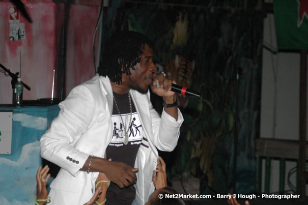 Munga & Wayne Marshall - Live in Concert @ The Jungle, Presented by The Jungle, Kraft-E, and Heineken - Friday, April 27, 2007 - The Jungle, Norman Manley Boulevard, Negril, Westmoreland, Jamaica W.I. - Negril Travel Guide, Negril Jamaica WI - http://www.negriltravelguide.com - info@negriltravelguide.com...!