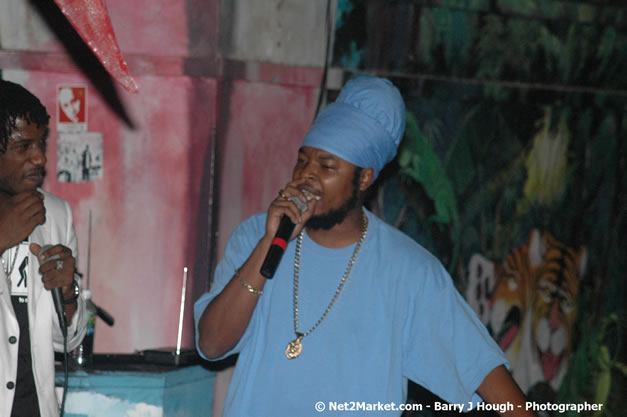 Munga & Wayne Marshall - Live in Concert @ The Jungle, Presented by The Jungle, Kraft-E, and Heineken - Friday, April 27, 2007 - The Jungle, Norman Manley Boulevard, Negril, Westmoreland, Jamaica W.I. - Negril Travel Guide, Negril Jamaica WI - http://www.negriltravelguide.com - info@negriltravelguide.com...!