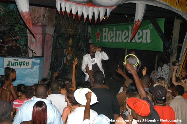 Munga & Wayne Marshall - Live in Concert @ The Jungle, Presented by The Jungle, Kraft-E, and Heineken - Friday, April 27, 2007 - The Jungle, Norman Manley Boulevard, Negril, Westmoreland, Jamaica W.I. - Negril Travel Guide, Negril Jamaica WI - http://www.negriltravelguide.com - info@negriltravelguide.com...!