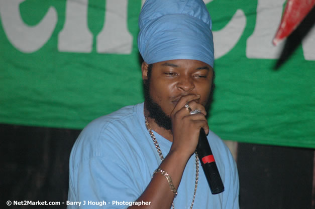 Munga & Wayne Marshall - Live in Concert @ The Jungle, Presented by The Jungle, Kraft-E, and Heineken - Friday, April 27, 2007 - The Jungle, Norman Manley Boulevard, Negril, Westmoreland, Jamaica W.I. - Negril Travel Guide, Negril Jamaica WI - http://www.negriltravelguide.com - info@negriltravelguide.com...!