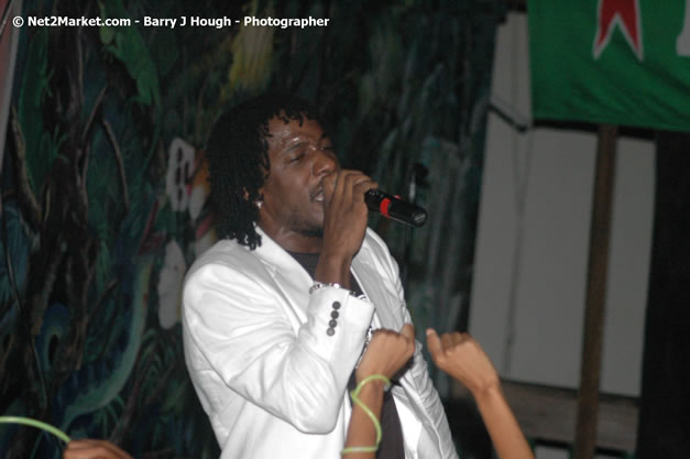 Munga & Wayne Marshall - Live in Concert @ The Jungle, Presented by The Jungle, Kraft-E, and Heineken - Friday, April 27, 2007 - The Jungle, Norman Manley Boulevard, Negril, Westmoreland, Jamaica W.I. - Negril Travel Guide, Negril Jamaica WI - http://www.negriltravelguide.com - info@negriltravelguide.com...!