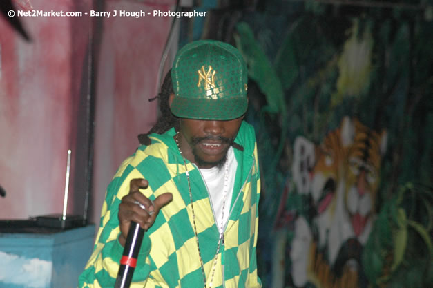 Munga & Wayne Marshall - Live in Concert @ The Jungle, Presented by The Jungle, Kraft-E, and Heineken - Friday, April 27, 2007 - The Jungle, Norman Manley Boulevard, Negril, Westmoreland, Jamaica W.I. - Negril Travel Guide, Negril Jamaica WI - http://www.negriltravelguide.com - info@negriltravelguide.com...!