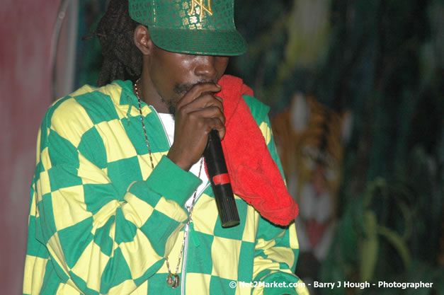 Munga & Wayne Marshall - Live in Concert @ The Jungle, Presented by The Jungle, Kraft-E, and Heineken - Friday, April 27, 2007 - The Jungle, Norman Manley Boulevard, Negril, Westmoreland, Jamaica W.I. - Negril Travel Guide, Negril Jamaica WI - http://www.negriltravelguide.com - info@negriltravelguide.com...!