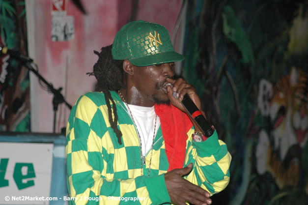Munga & Wayne Marshall - Live in Concert @ The Jungle, Presented by The Jungle, Kraft-E, and Heineken - Friday, April 27, 2007 - The Jungle, Norman Manley Boulevard, Negril, Westmoreland, Jamaica W.I. - Negril Travel Guide, Negril Jamaica WI - http://www.negriltravelguide.com - info@negriltravelguide.com...!