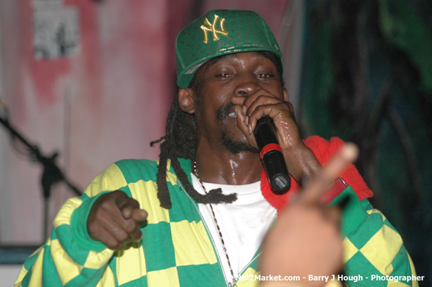 Munga & Wayne Marshall - Live in Concert @ The Jungle, Presented by The Jungle, Kraft-E, and Heineken - Friday, April 27, 2007 - The Jungle, Norman Manley Boulevard, Negril, Westmoreland, Jamaica W.I. - Negril Travel Guide, Negril Jamaica WI - http://www.negriltravelguide.com - info@negriltravelguide.com...!