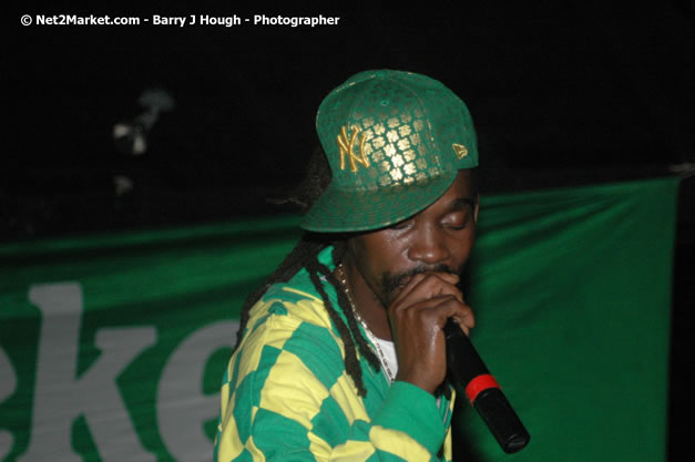 Munga & Wayne Marshall - Live in Concert @ The Jungle, Presented by The Jungle, Kraft-E, and Heineken - Friday, April 27, 2007 - The Jungle, Norman Manley Boulevard, Negril, Westmoreland, Jamaica W.I. - Negril Travel Guide, Negril Jamaica WI - http://www.negriltravelguide.com - info@negriltravelguide.com...!