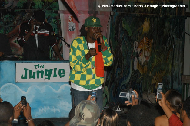 Munga & Wayne Marshall - Live in Concert @ The Jungle, Presented by The Jungle, Kraft-E, and Heineken - Friday, April 27, 2007 - The Jungle, Norman Manley Boulevard, Negril, Westmoreland, Jamaica W.I. - Negril Travel Guide, Negril Jamaica WI - http://www.negriltravelguide.com - info@negriltravelguide.com...!