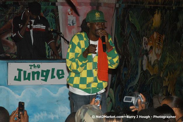 Munga & Wayne Marshall - Live in Concert @ The Jungle, Presented by The Jungle, Kraft-E, and Heineken - Friday, April 27, 2007 - The Jungle, Norman Manley Boulevard, Negril, Westmoreland, Jamaica W.I. - Negril Travel Guide, Negril Jamaica WI - http://www.negriltravelguide.com - info@negriltravelguide.com...!