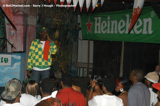 Munga & Wayne Marshall - Live in Concert @ The Jungle, Presented by The Jungle, Kraft-E, and Heineken - Friday, April 27, 2007 - The Jungle, Norman Manley Boulevard, Negril, Westmoreland, Jamaica W.I. - Negril Travel Guide, Negril Jamaica WI - http://www.negriltravelguide.com - info@negriltravelguide.com...!
