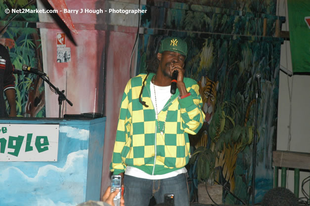 Munga & Wayne Marshall - Live in Concert @ The Jungle, Presented by The Jungle, Kraft-E, and Heineken - Friday, April 27, 2007 - The Jungle, Norman Manley Boulevard, Negril, Westmoreland, Jamaica W.I. - Negril Travel Guide, Negril Jamaica WI - http://www.negriltravelguide.com - info@negriltravelguide.com...!