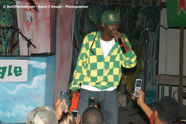 Munga & Wayne Marshall - Live in Concert @ The Jungle, Presented by The Jungle, Kraft-E, and Heineken - Friday, April 27, 2007 - The Jungle, Norman Manley Boulevard, Negril, Westmoreland, Jamaica W.I. - Negril Travel Guide, Negril Jamaica WI - http://www.negriltravelguide.com - info@negriltravelguide.com...!