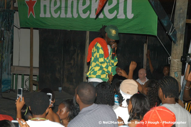 Munga & Wayne Marshall - Live in Concert @ The Jungle, Presented by The Jungle, Kraft-E, and Heineken - Friday, April 27, 2007 - The Jungle, Norman Manley Boulevard, Negril, Westmoreland, Jamaica W.I. - Negril Travel Guide, Negril Jamaica WI - http://www.negriltravelguide.com - info@negriltravelguide.com...!