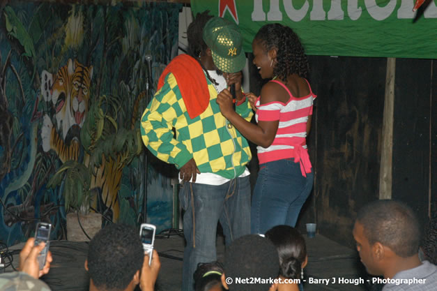 Munga & Wayne Marshall - Live in Concert @ The Jungle, Presented by The Jungle, Kraft-E, and Heineken - Friday, April 27, 2007 - The Jungle, Norman Manley Boulevard, Negril, Westmoreland, Jamaica W.I. - Negril Travel Guide, Negril Jamaica WI - http://www.negriltravelguide.com - info@negriltravelguide.com...!