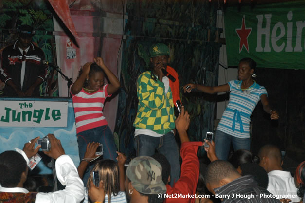 Munga & Wayne Marshall - Live in Concert @ The Jungle, Presented by The Jungle, Kraft-E, and Heineken - Friday, April 27, 2007 - The Jungle, Norman Manley Boulevard, Negril, Westmoreland, Jamaica W.I. - Negril Travel Guide, Negril Jamaica WI - http://www.negriltravelguide.com - info@negriltravelguide.com...!