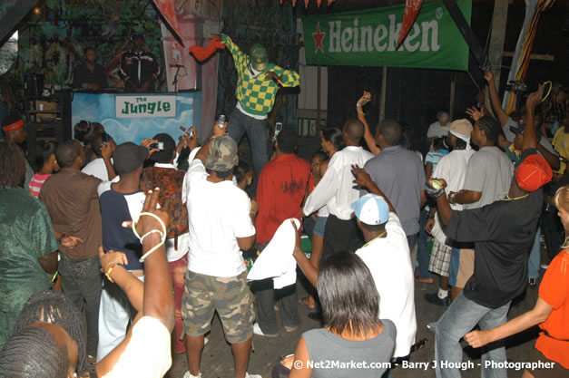Munga & Wayne Marshall - Live in Concert @ The Jungle, Presented by The Jungle, Kraft-E, and Heineken - Friday, April 27, 2007 - The Jungle, Norman Manley Boulevard, Negril, Westmoreland, Jamaica W.I. - Negril Travel Guide, Negril Jamaica WI - http://www.negriltravelguide.com - info@negriltravelguide.com...!
