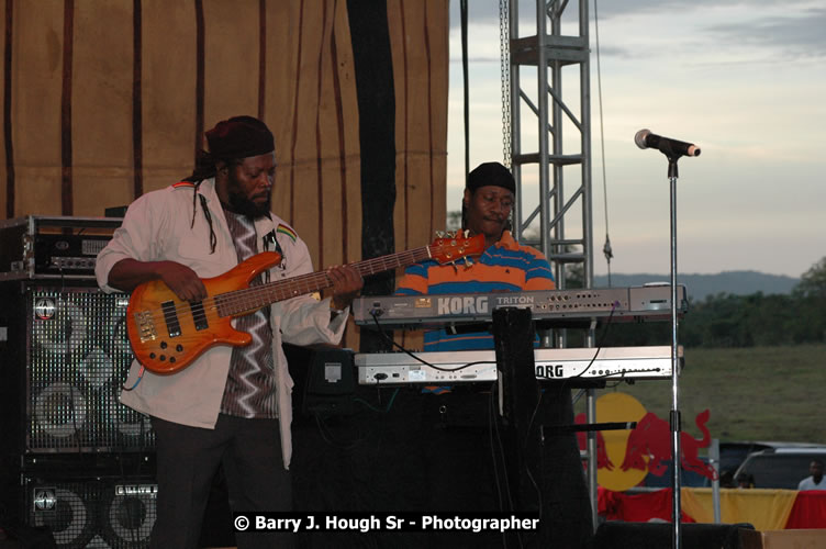 Capleton - Western Consciousness in Paradise "The Celebration Of Good Over Evil" @ Paradise Park, Paradise, Savanna-La-Mar - Saturday, April 25, 2009 - Photographs by Net2Market.com - Barry J. Hough Sr. Photojournalist/Photograper - Photographs taken with a Nikon D300 - Negril Travel Guide, Negril Jamaica WI - http://www.negriltravelguide.com - info@negriltravelguide.com...!
