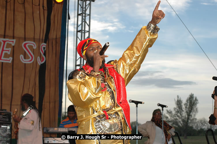 Capleton - Western Consciousness in Paradise "The Celebration Of Good Over Evil" @ Paradise Park, Paradise, Savanna-La-Mar - Saturday, April 25, 2009 - Photographs by Net2Market.com - Barry J. Hough Sr. Photojournalist/Photograper - Photographs taken with a Nikon D300 - Negril Travel Guide, Negril Jamaica WI - http://www.negriltravelguide.com - info@negriltravelguide.com...!