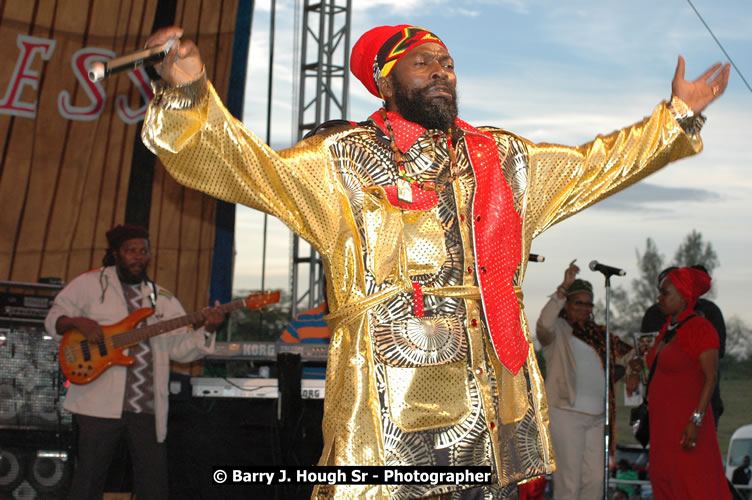 Capleton - Western Consciousness in Paradise "The Celebration Of Good Over Evil" @ Paradise Park, Paradise, Savanna-La-Mar - Saturday, April 25, 2009 - Photographs by Net2Market.com - Barry J. Hough Sr. Photojournalist/Photograper - Photographs taken with a Nikon D300 - Negril Travel Guide, Negril Jamaica WI - http://www.negriltravelguide.com - info@negriltravelguide.com...!