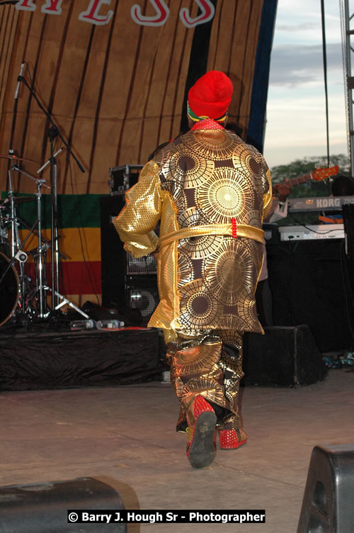 Capleton - Western Consciousness in Paradise "The Celebration Of Good Over Evil" @ Paradise Park, Paradise, Savanna-La-Mar - Saturday, April 25, 2009 - Photographs by Net2Market.com - Barry J. Hough Sr. Photojournalist/Photograper - Photographs taken with a Nikon D300 - Negril Travel Guide, Negril Jamaica WI - http://www.negriltravelguide.com - info@negriltravelguide.com...!