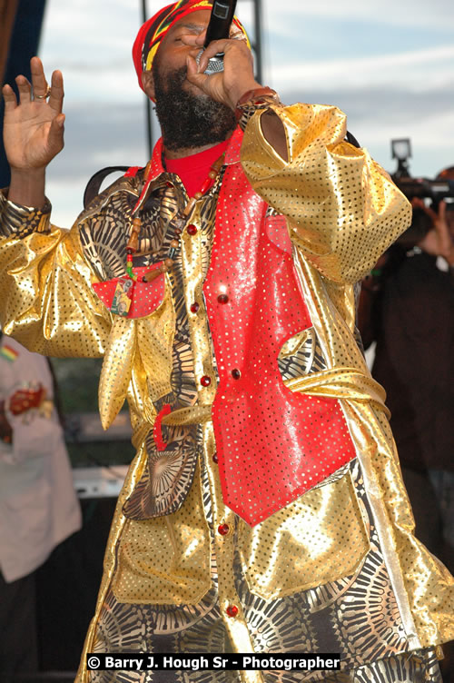 Capleton - Western Consciousness in Paradise "The Celebration Of Good Over Evil" @ Paradise Park, Paradise, Savanna-La-Mar - Saturday, April 25, 2009 - Photographs by Net2Market.com - Barry J. Hough Sr. Photojournalist/Photograper - Photographs taken with a Nikon D300 - Negril Travel Guide, Negril Jamaica WI - http://www.negriltravelguide.com - info@negriltravelguide.com...!