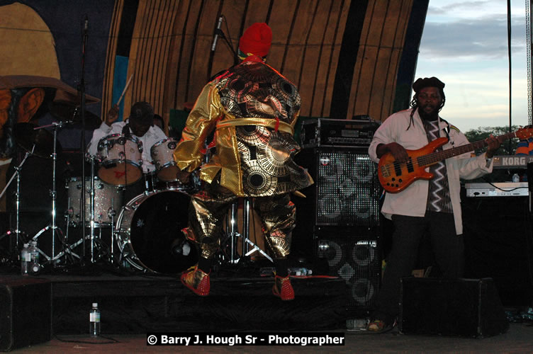 Capleton - Western Consciousness in Paradise "The Celebration Of Good Over Evil" @ Paradise Park, Paradise, Savanna-La-Mar - Saturday, April 25, 2009 - Photographs by Net2Market.com - Barry J. Hough Sr. Photojournalist/Photograper - Photographs taken with a Nikon D300 - Negril Travel Guide, Negril Jamaica WI - http://www.negriltravelguide.com - info@negriltravelguide.com...!