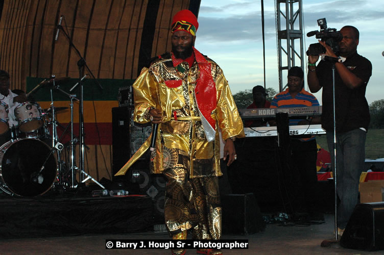 Capleton - Western Consciousness in Paradise "The Celebration Of Good Over Evil" @ Paradise Park, Paradise, Savanna-La-Mar - Saturday, April 25, 2009 - Photographs by Net2Market.com - Barry J. Hough Sr. Photojournalist/Photograper - Photographs taken with a Nikon D300 - Negril Travel Guide, Negril Jamaica WI - http://www.negriltravelguide.com - info@negriltravelguide.com...!