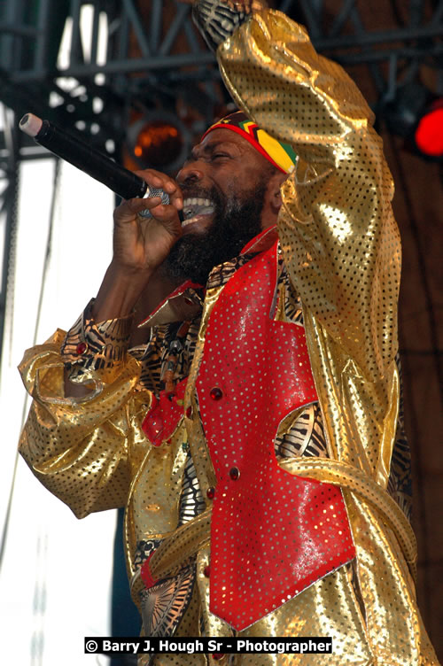 Capleton - Western Consciousness in Paradise "The Celebration Of Good Over Evil" @ Paradise Park, Paradise, Savanna-La-Mar - Saturday, April 25, 2009 - Photographs by Net2Market.com - Barry J. Hough Sr. Photojournalist/Photograper - Photographs taken with a Nikon D300 - Negril Travel Guide, Negril Jamaica WI - http://www.negriltravelguide.com - info@negriltravelguide.com...!