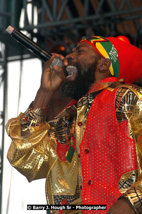 Capleton - Western Consciousness in Paradise "The Celebration Of Good Over Evil" @ Paradise Park, Paradise, Savanna-La-Mar - Saturday, April 25, 2009 - Photographs by Net2Market.com - Barry J. Hough Sr. Photojournalist/Photograper - Photographs taken with a Nikon D300 - Negril Travel Guide, Negril Jamaica WI - http://www.negriltravelguide.com - info@negriltravelguide.com...!