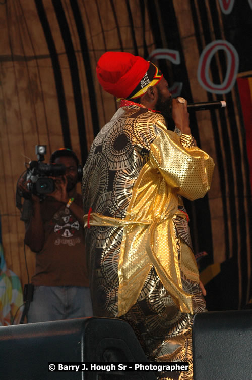 Capleton - Western Consciousness in Paradise "The Celebration Of Good Over Evil" @ Paradise Park, Paradise, Savanna-La-Mar - Saturday, April 25, 2009 - Photographs by Net2Market.com - Barry J. Hough Sr. Photojournalist/Photograper - Photographs taken with a Nikon D300 - Negril Travel Guide, Negril Jamaica WI - http://www.negriltravelguide.com - info@negriltravelguide.com...!