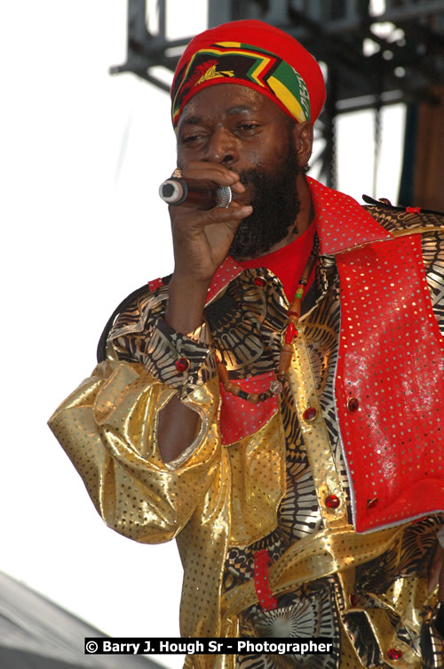 Capleton - Western Consciousness in Paradise "The Celebration Of Good Over Evil" @ Paradise Park, Paradise, Savanna-La-Mar - Saturday, April 25, 2009 - Photographs by Net2Market.com - Barry J. Hough Sr. Photojournalist/Photograper - Photographs taken with a Nikon D300 - Negril Travel Guide, Negril Jamaica WI - http://www.negriltravelguide.com - info@negriltravelguide.com...!