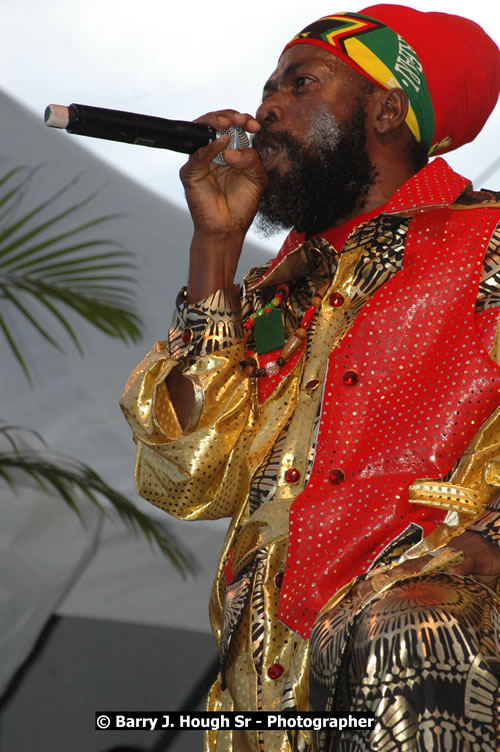 Capleton - Western Consciousness in Paradise "The Celebration Of Good Over Evil" @ Paradise Park, Paradise, Savanna-La-Mar - Saturday, April 25, 2009 - Photographs by Net2Market.com - Barry J. Hough Sr. Photojournalist/Photograper - Photographs taken with a Nikon D300 - Negril Travel Guide, Negril Jamaica WI - http://www.negriltravelguide.com - info@negriltravelguide.com...!