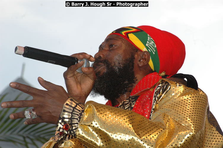Capleton - Western Consciousness in Paradise "The Celebration Of Good Over Evil" @ Paradise Park, Paradise, Savanna-La-Mar - Saturday, April 25, 2009 - Photographs by Net2Market.com - Barry J. Hough Sr. Photojournalist/Photograper - Photographs taken with a Nikon D300 - Negril Travel Guide, Negril Jamaica WI - http://www.negriltravelguide.com - info@negriltravelguide.com...!