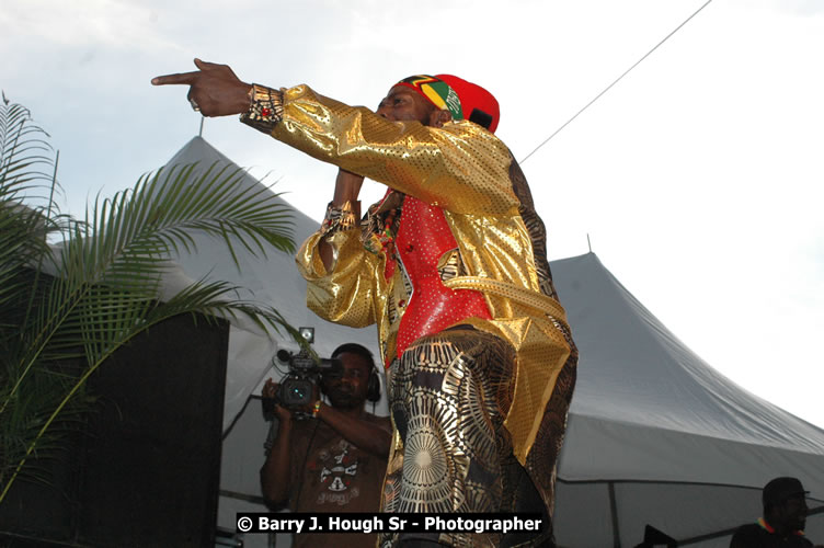 Capleton - Western Consciousness in Paradise "The Celebration Of Good Over Evil" @ Paradise Park, Paradise, Savanna-La-Mar - Saturday, April 25, 2009 - Photographs by Net2Market.com - Barry J. Hough Sr. Photojournalist/Photograper - Photographs taken with a Nikon D300 - Negril Travel Guide, Negril Jamaica WI - http://www.negriltravelguide.com - info@negriltravelguide.com...!