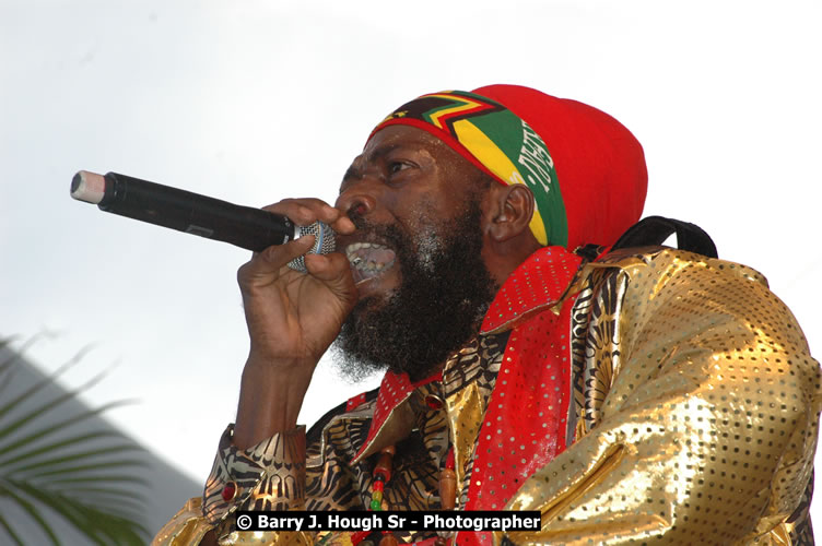 Capleton - Western Consciousness in Paradise "The Celebration Of Good Over Evil" @ Paradise Park, Paradise, Savanna-La-Mar - Saturday, April 25, 2009 - Photographs by Net2Market.com - Barry J. Hough Sr. Photojournalist/Photograper - Photographs taken with a Nikon D300 - Negril Travel Guide, Negril Jamaica WI - http://www.negriltravelguide.com - info@negriltravelguide.com...!
